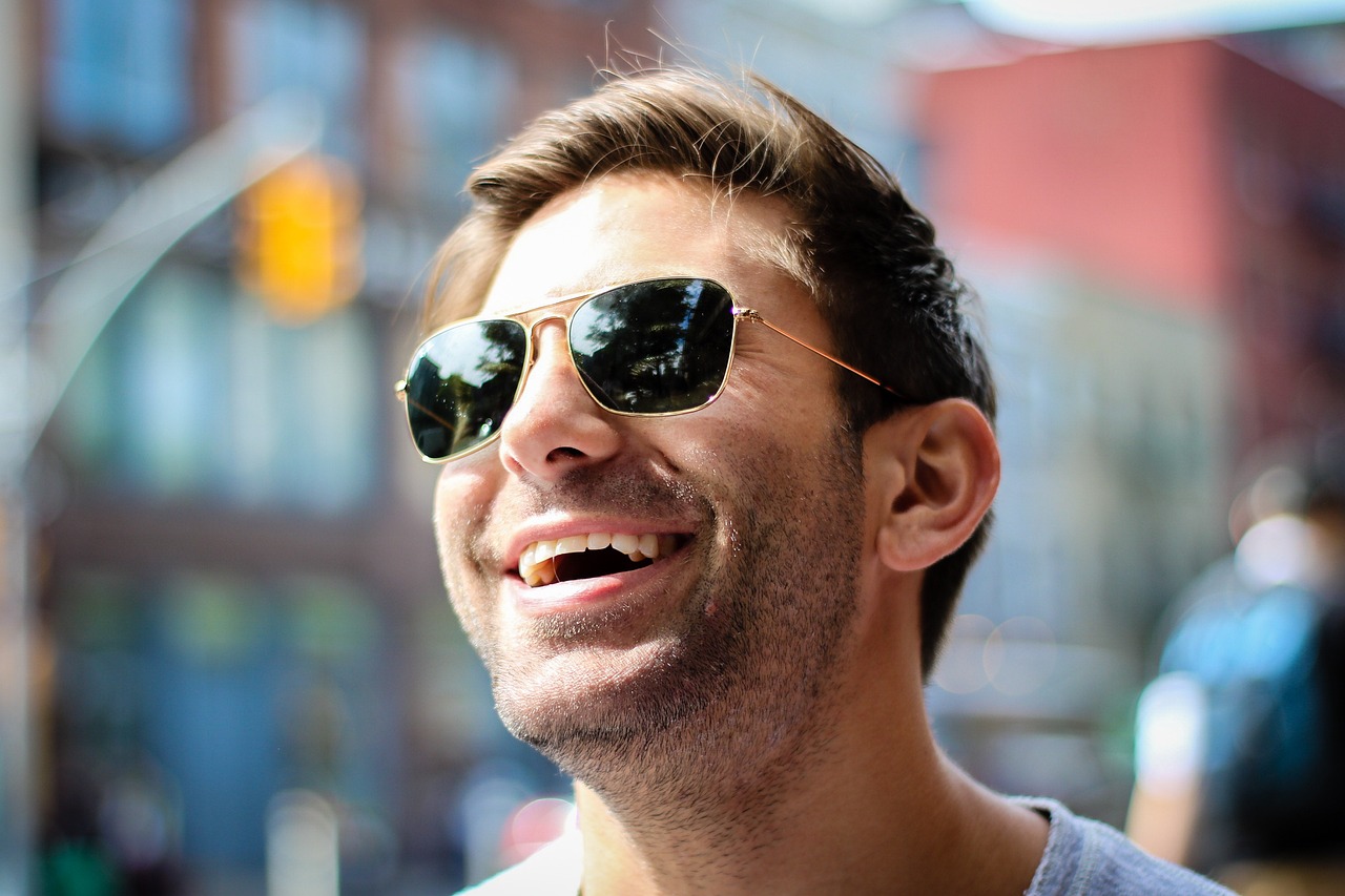 lunette de soleil en bois homme